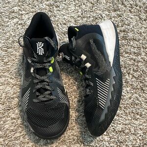 Nike Kyrie Flytrap V GS DD0340-002 Black Basketball Shoes